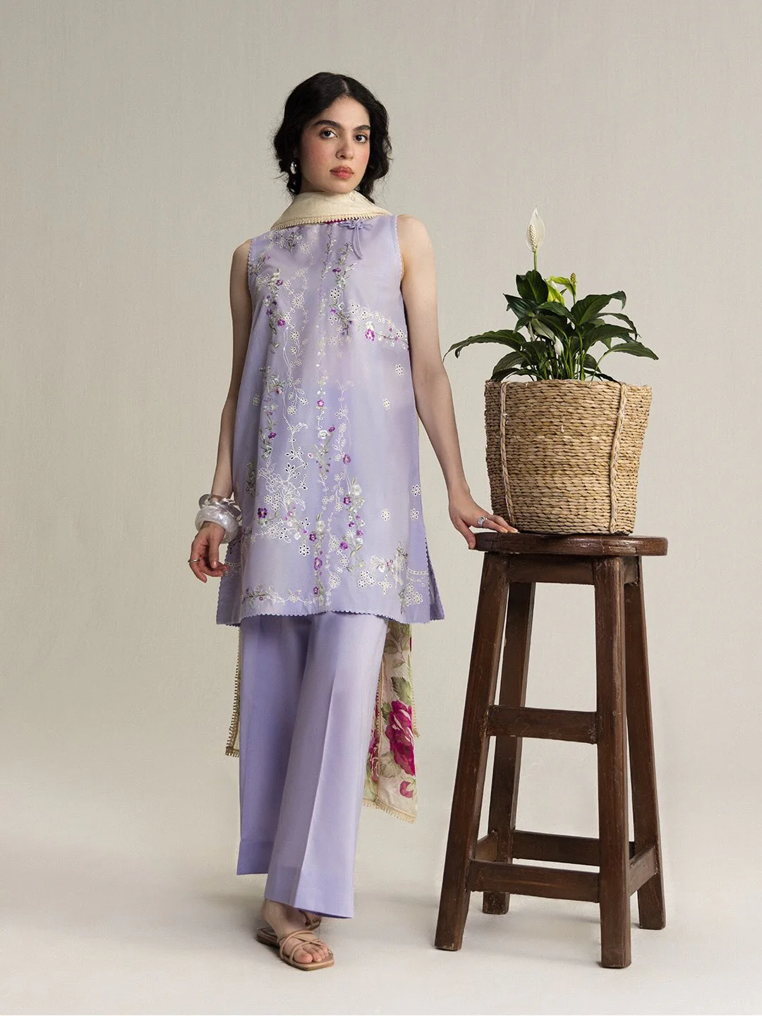 Zara Shahjahan | Coco Lawn 26 | Yura-3B