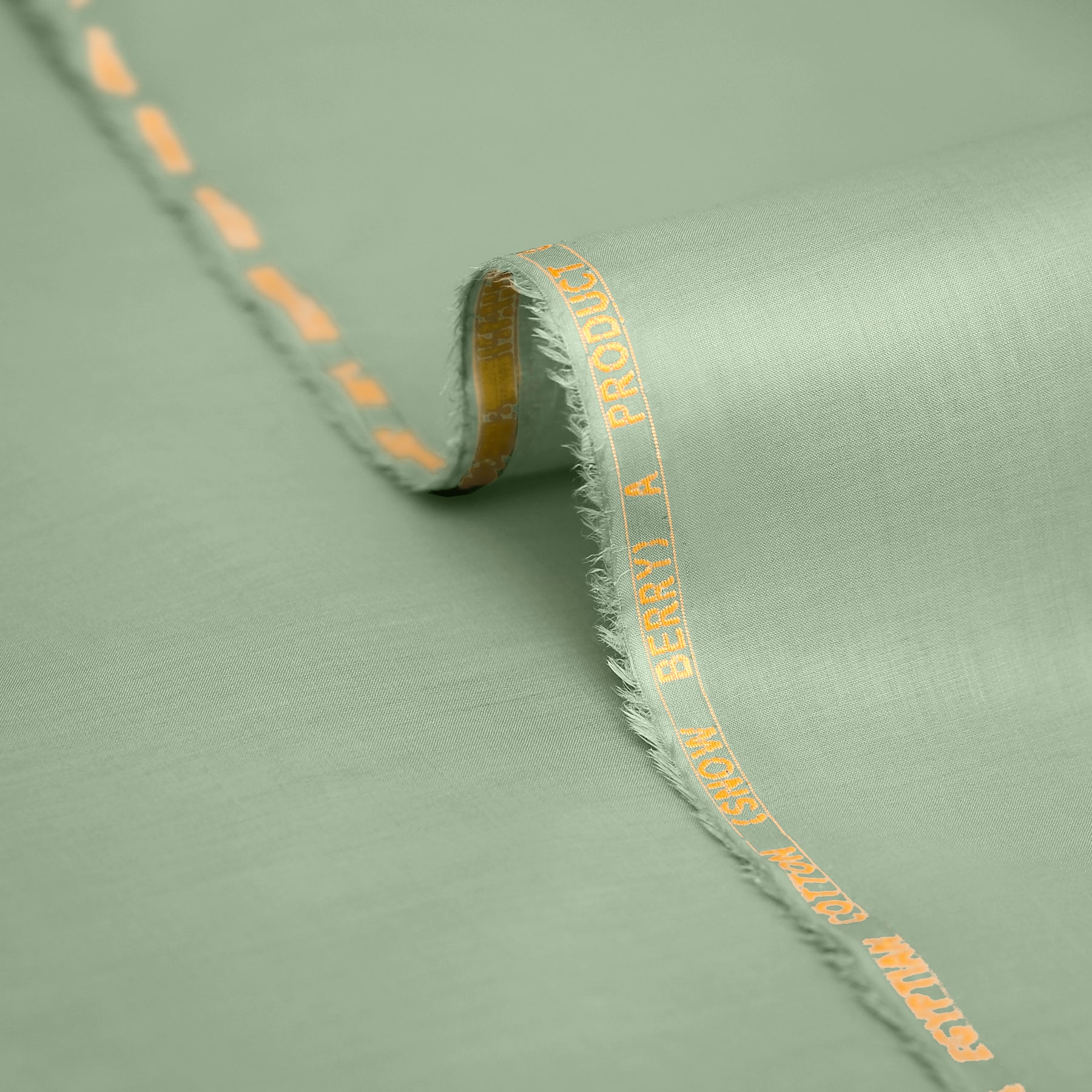 Snow Berry - 100% Super Fine Cotton Pista